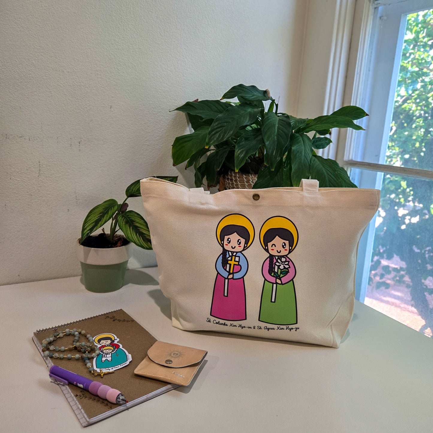St Columba Kim Hyo - im & St Agnes Kim Hyo - ju Medium Tote Bag - Heart & Halo